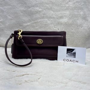 Vintage Coach mahogany turn lock wallet/wristlet
